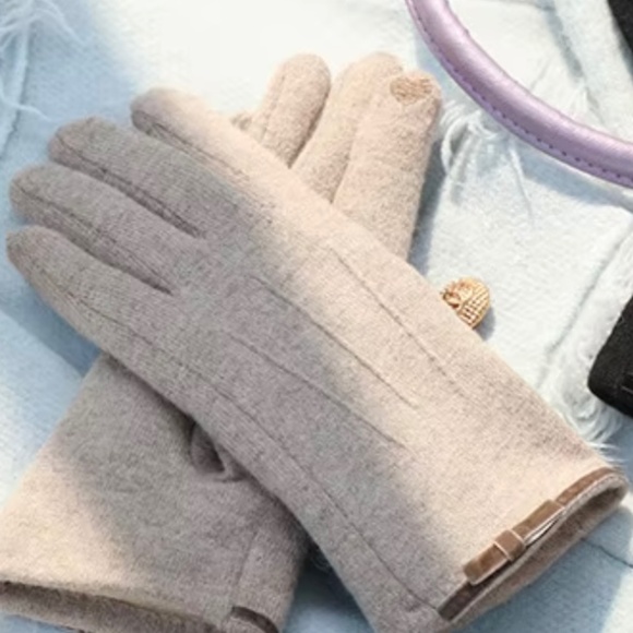 Luxury Cashmere Merino Wool Gloves Classic Beige Driving Winter mittens with bow - Picture 12 of 12